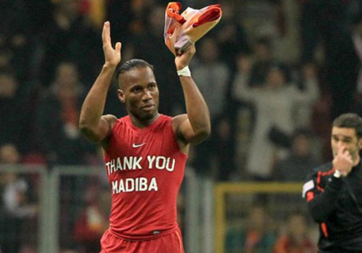 Drogba i Eboue suočeni sa kaznom zbog podrške Mandeli