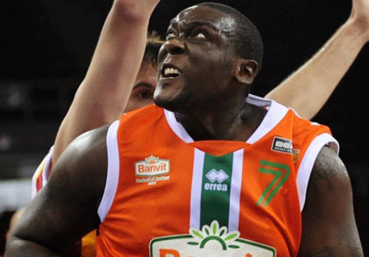 Lance Williams potpisuje za Igokeu