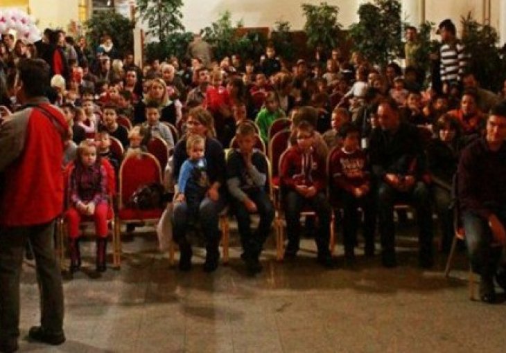 Bordo Djed Mraz 26. decembra dijeli paketiće
