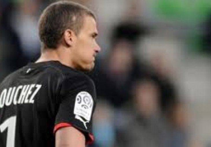 Golman Nicolas Douchez pokazao je svoje driblerske sposobnosti!