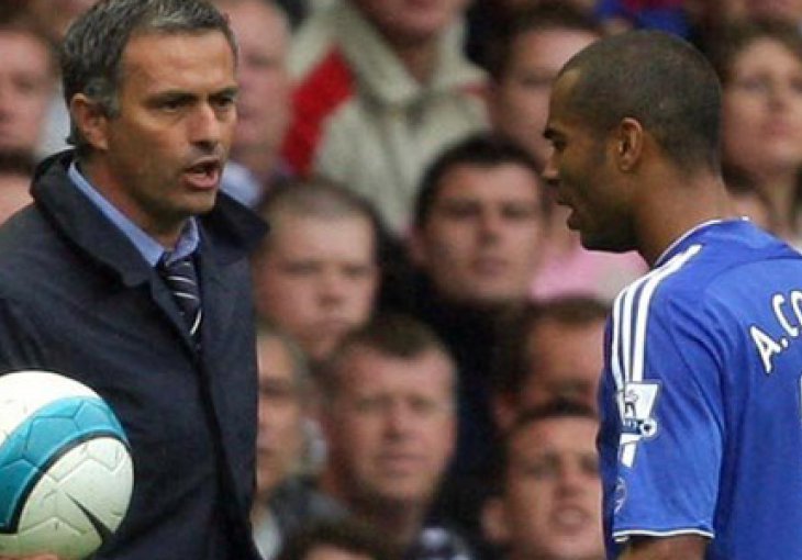 Mourinho: Ashley Cole neće igrati protiv Arsenala