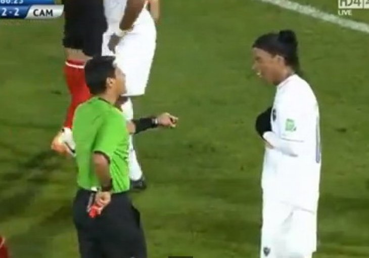 Da li je Ronaldinho prestrogo isključen?