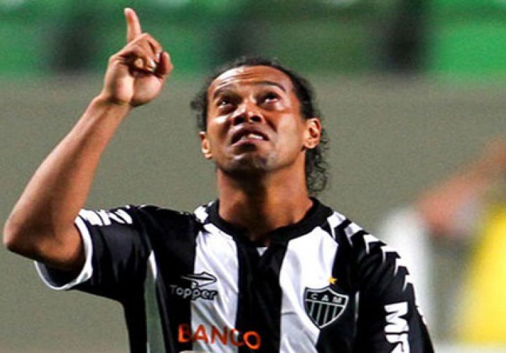 Pogledajte novu majstoriju Ronaldinha!