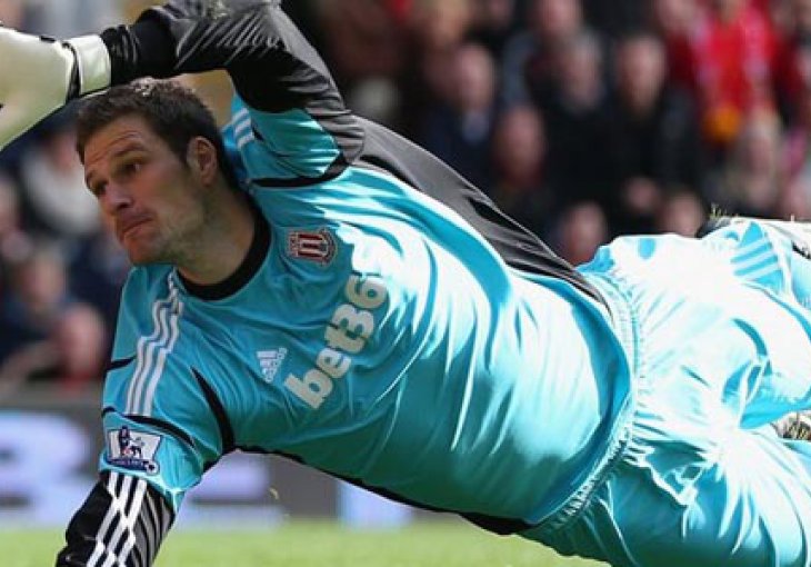 Begović slomio prst i ne brani protiv Newcastlea