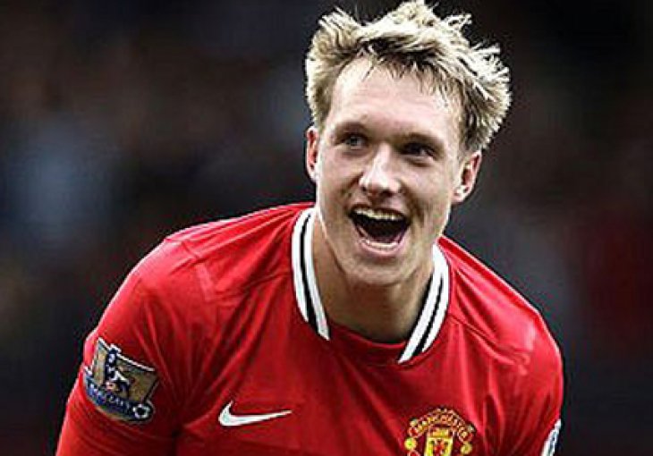 Phil Jones dvije sedmice izvan terena