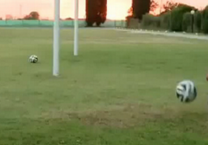 Nevjerovatni Messi! Pogledajte kakav je gol postigao tokom oporavka u Argentini