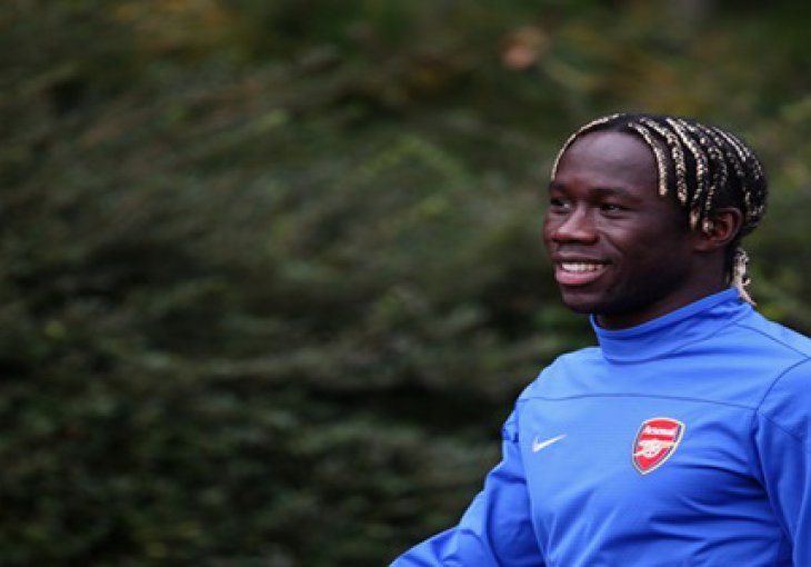 Wenger želi da Sagna ostane u Arsenalu