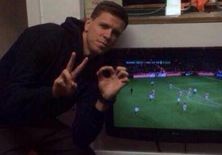 Szczesny se pridružio Walcottu u provociranju navijača Tottenhama