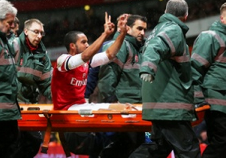 Strašne vijesti za Arsenal: Sezona gotova za Thea Walcotta!