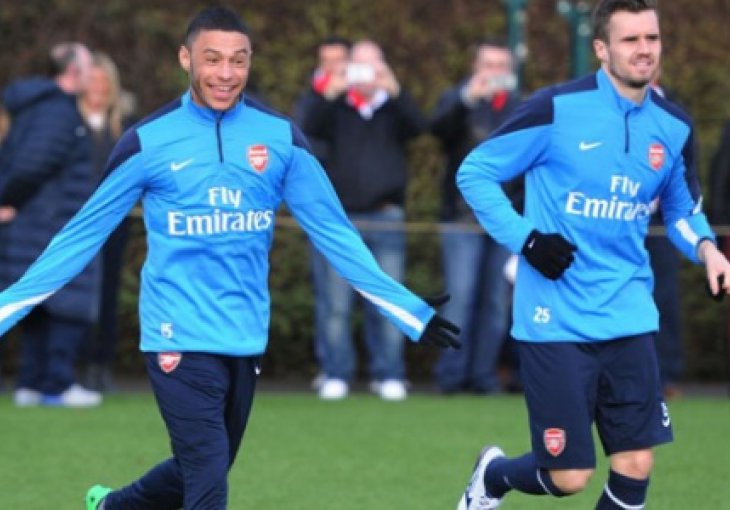 Arsenal ohrabren povratkom Oxladea-Chamberlaina