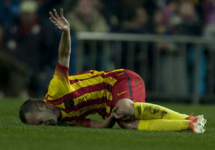 Andres Iniesta lakše povrijeđen