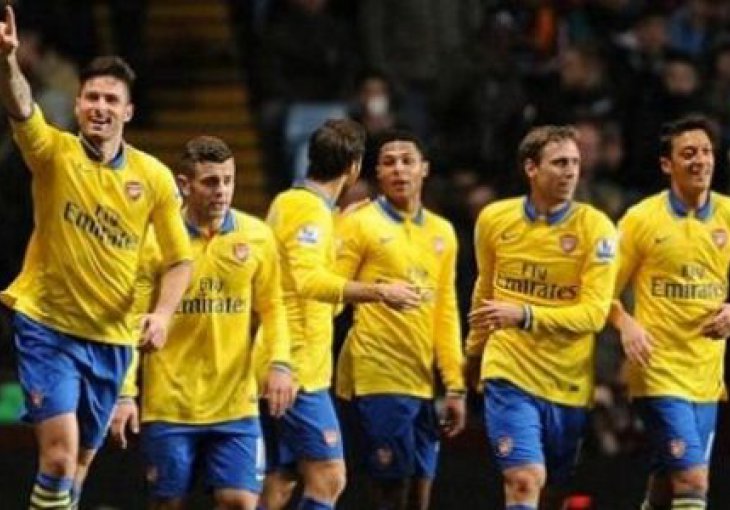 Arsenal ponovo lider
