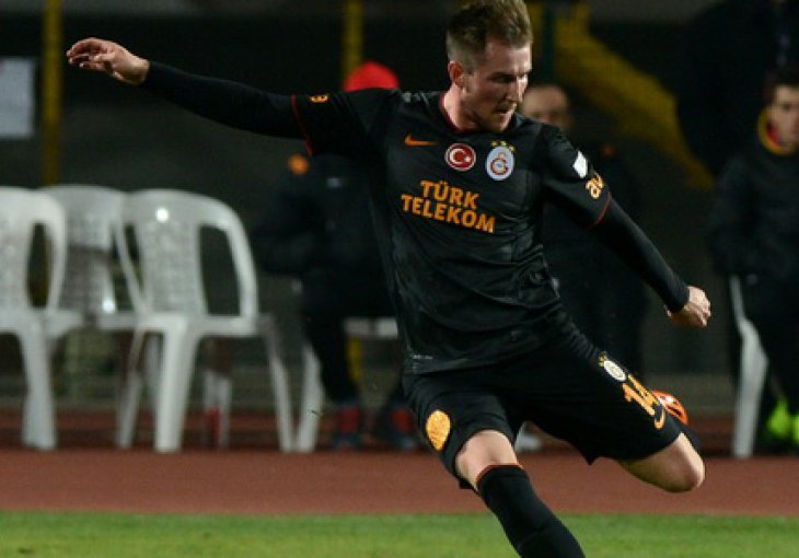 Prvi problemi za Izeta Hajrovića u Galatasarayu