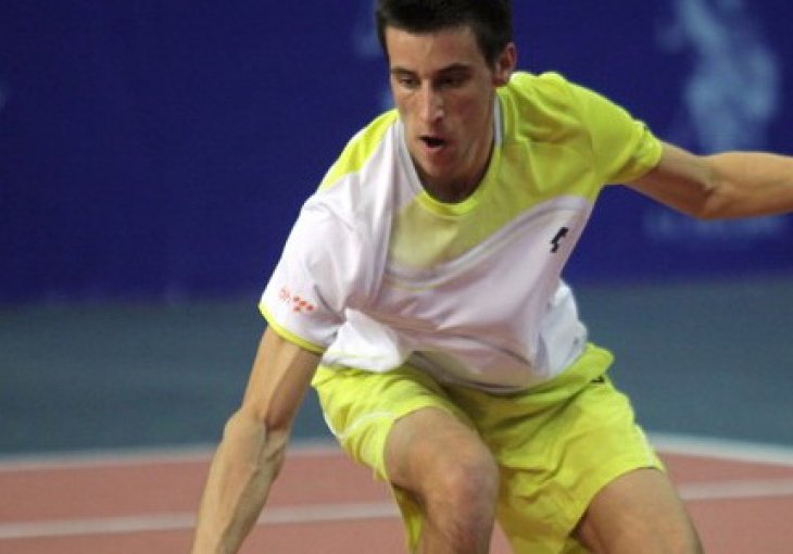 Sramota: Ni večeras nećemo moći gledati Damira Džumhura na BHRT