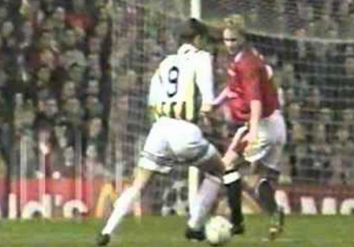 Trenutak kada je Old Trafford zanijemio zbog jednog Bosanca