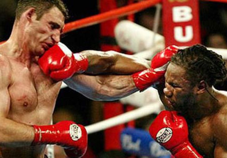 Kličko napadnut aparatom za gašenje požara