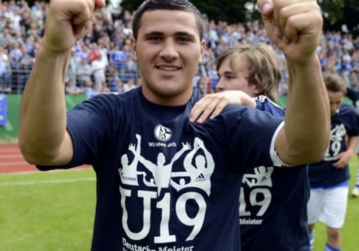 Sjajne ocjene za Seada Kolašinca u pobjedi Schalkea nad HSV-om