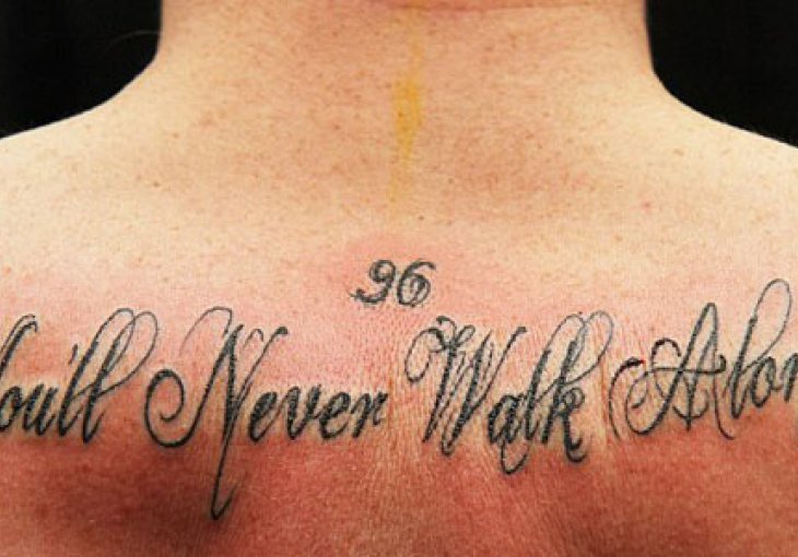 Navijač Evertona istetovirao slogan Liverpoola za oboljelog dječaka