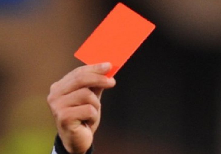 Sudija usred utakmice: Odsad pokazujem samo crvene!