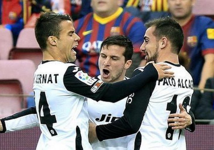 163 centimetra sramote Barcelone