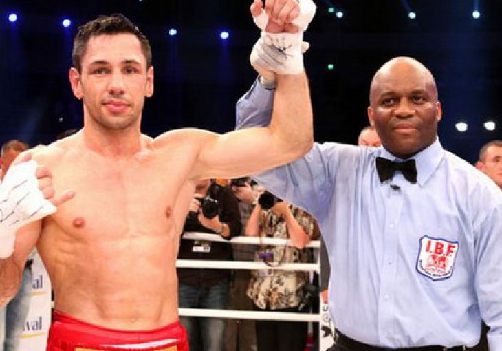 Pogledajte kako izgleda trening Adnana Ćatića sa sinom Mahirom