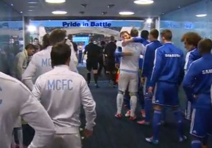 Srdačan pozdrav Džeke i Ivanovića pred početak utakmice