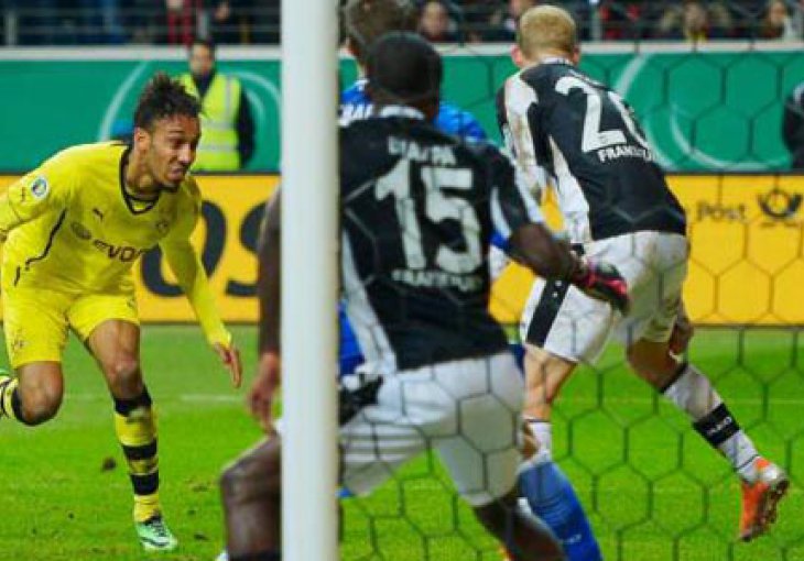 Borussia minimalnom pobjedom do polufinala