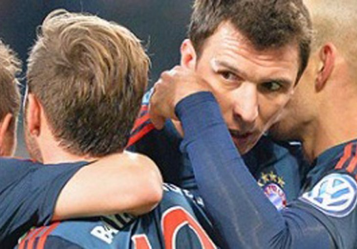 Bayern pregazio Hamburg, hat-trick Mandžukića