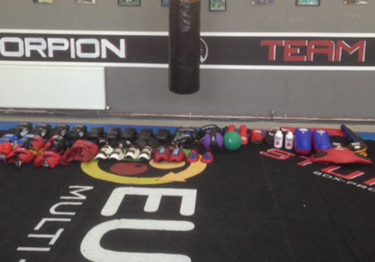 Felix Sturm donirao opremu Akademiji Scorpion