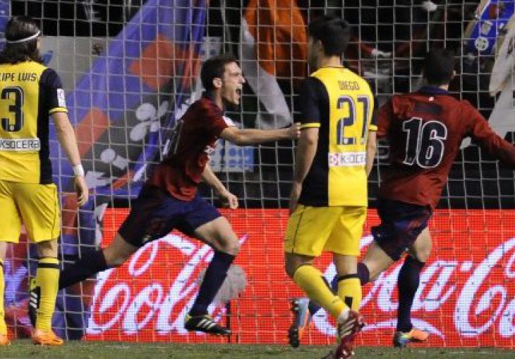 Atletico ponižen u Pamploni, Kraljevi usamljeni na vrhu 