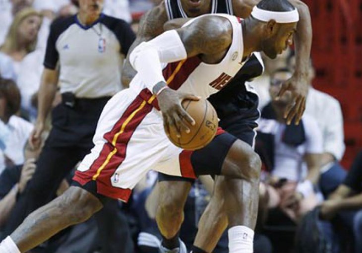 Nevjerovatni LeBron James uz bok legendarnom Wiltu Chamberlainu