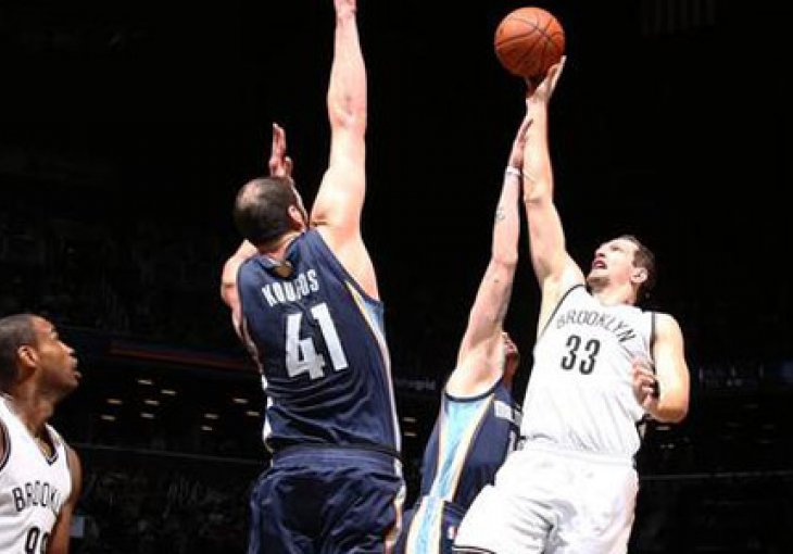 Knicksi prekinuli niz, osam poena Teletovića u pobjedi Netsa