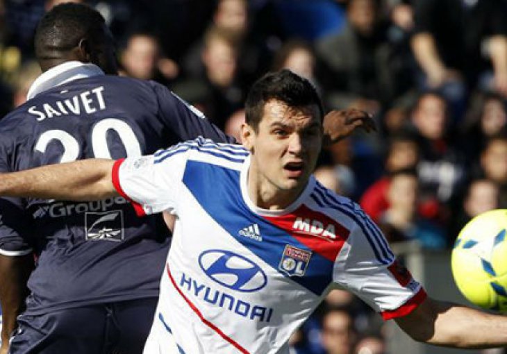 Dejan Lovren je zaslužio crveni karton