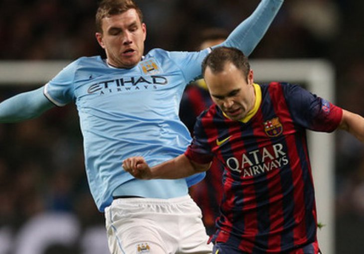Džeko ušao u nastavku i odmah napravio dar-mar pred golom Barcelone