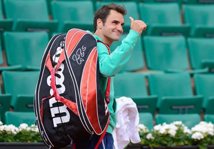 Federer izborio polufinale i povratak u Top 5, Na Li izborila polufinale