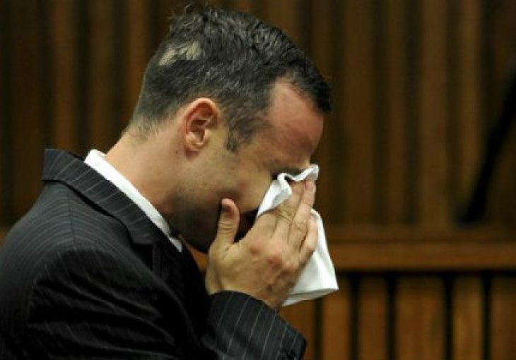 Pistorius ponovo u suzama