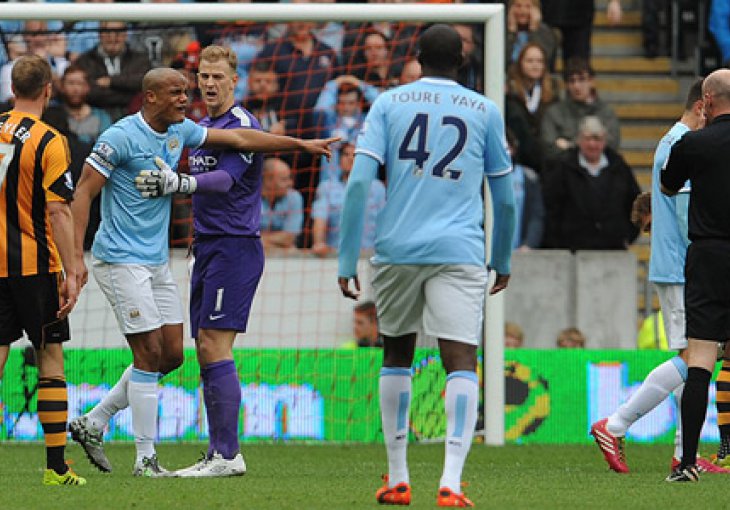 Kompany igra protiv Uniteda