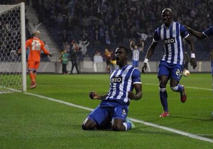 Napoli napadao, Porto prošao dalje magijom Quaresme