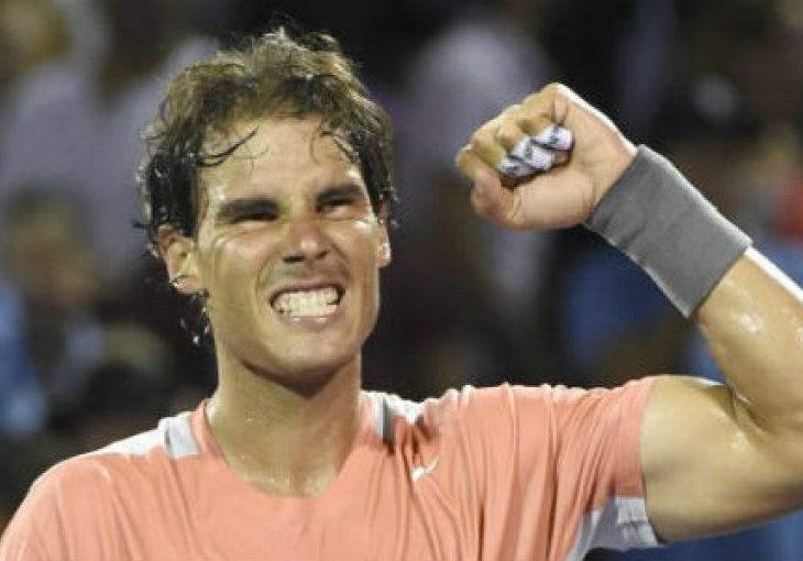 Nadal lako sa Hewittom, dva lucky losera u 3. kolu