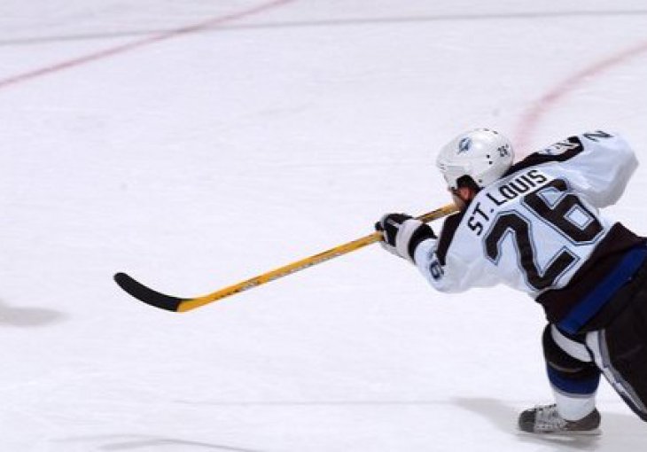 David Backes donio Bluesu pobjedu u derbiju, velika borba viđena u Detroitu