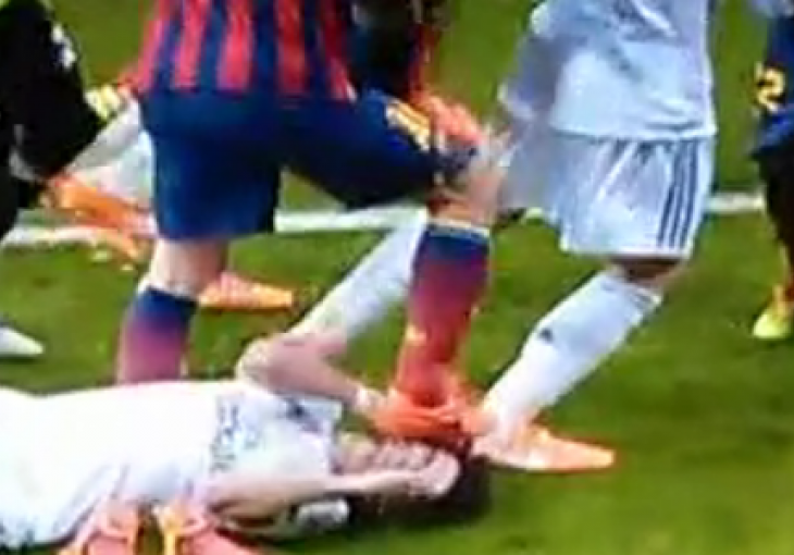 Busquets sinoć zakačio Pepea