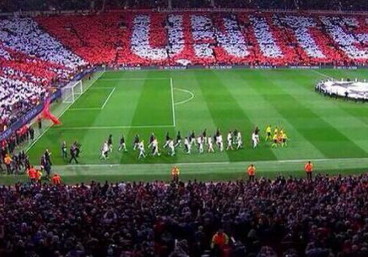 Spektakularna koreografija navijača Manchester Uniteda 