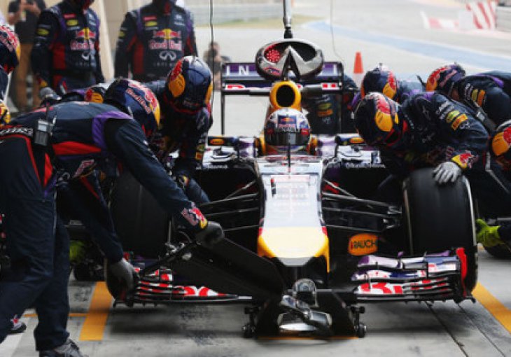 Mercedes bez konkurencije i na trećem treningu, Red Bull veoma loš