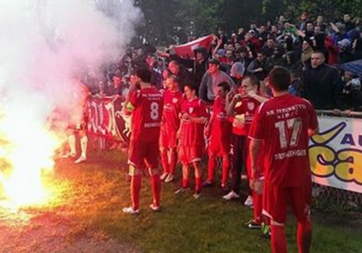 Ćirin stroj zaustavljen u komšiluku, Bihać gori