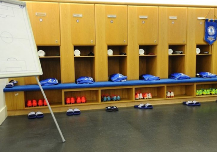 Eto`o predvodi napad Chelseaja, Lucas mijenja Ibrahimovića