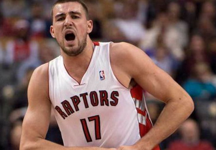 NBA košarkaš priveden jer je vozio s bocom piva u ruci