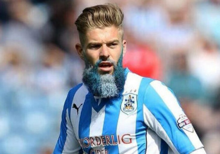 Brada godine - Adam Clayton iz Huddersfielda