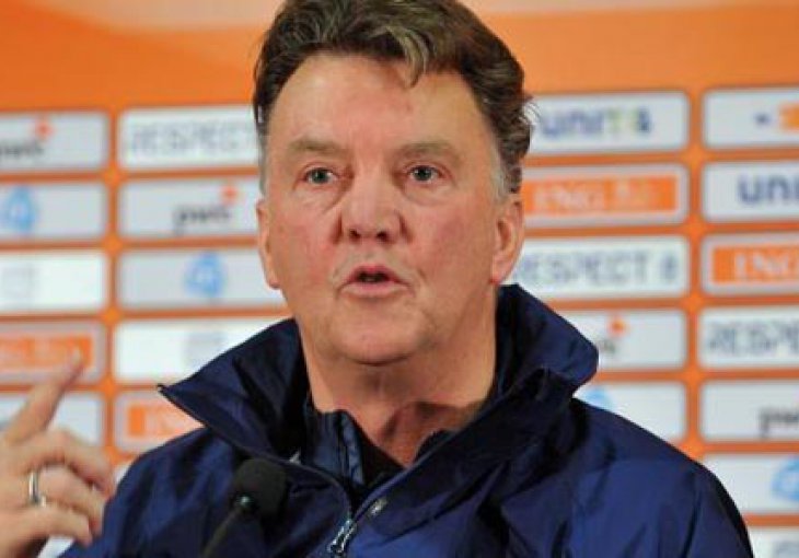 De Telegraaf: Louis van Gaal je potpisao ugovor s Manchester Unitedom