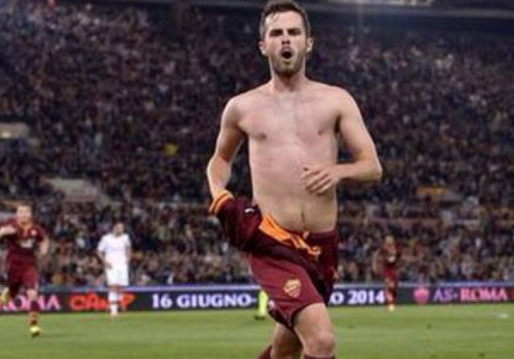 Pjanić nadmašio i svoje idole Xavija, Iniestu, Pirla...