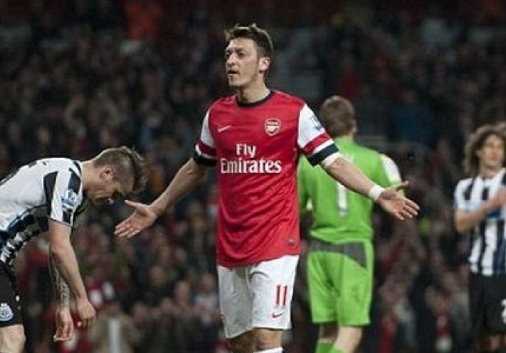 Ozil magijom osramotio Gouffrana